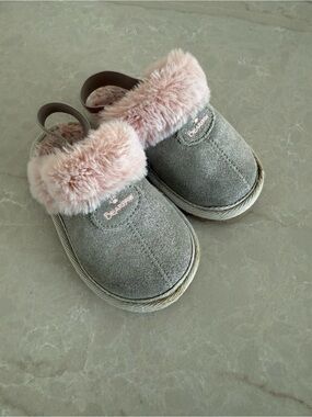 BearPaw Kids Grey Slip-On Shoes with Pink Faux-Fur Collar